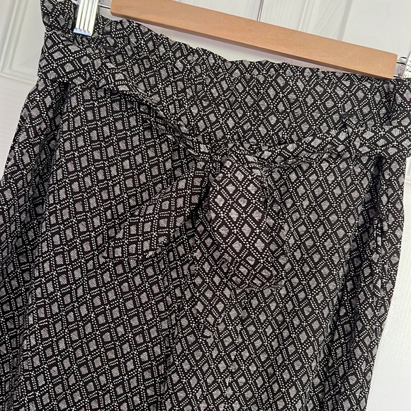 H&M High-Waist Cropped Pants - Picture 2 of 4